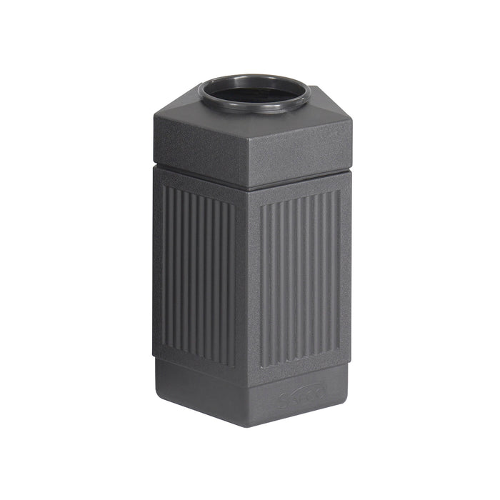 Canmeleon™ Indoor/Outdoor, 30 Gallon Pentagon | 9485BL