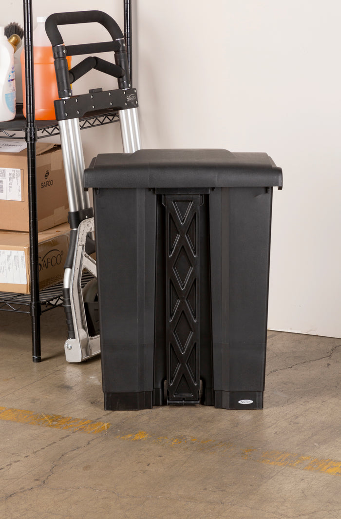 Plastic Step-On - 23 Gallon | 9923