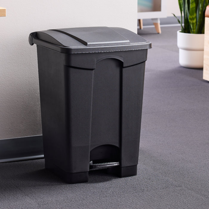 Plastic Step-On Receptacle, 12 Gallon | 9925